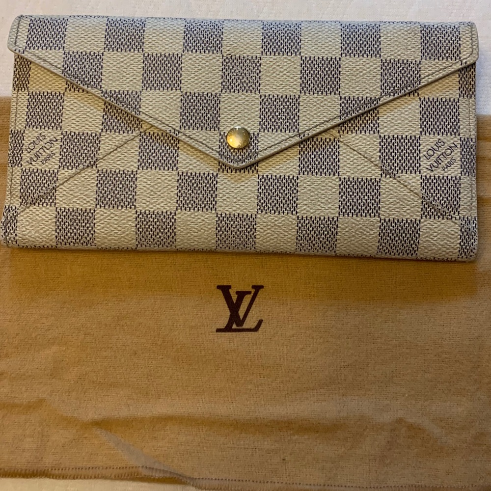 Authentic Louis Vuitton Wallet